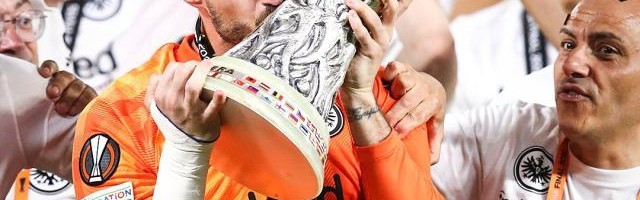 英超NBA-曼联要买德国国门？特拉普和法兰克福面临艰难选择