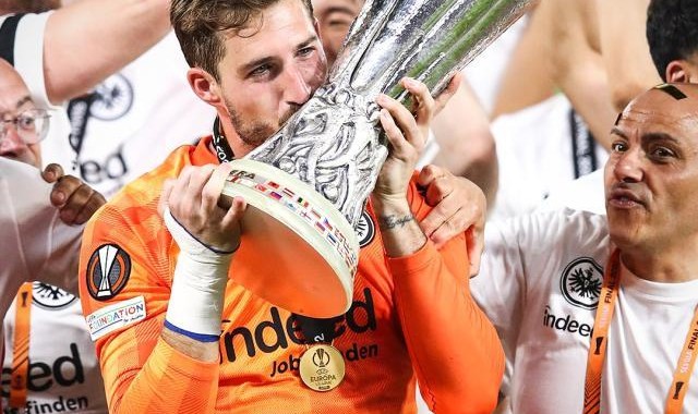 英超NBA-曼联要买德国国门？特拉普和法兰克福面临艰难选择